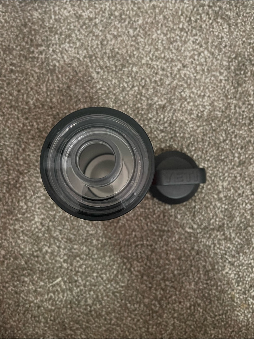 Yeti chug cap water bottle - Picture 3 of 4